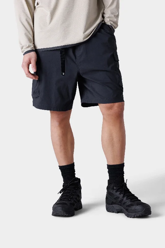 686 TRAVELER FEATHERLIGHT 8” CARGO SHORT BLACK