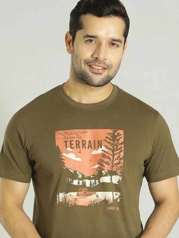 Lace Design Men Graphic Crew Neck T-Shirt