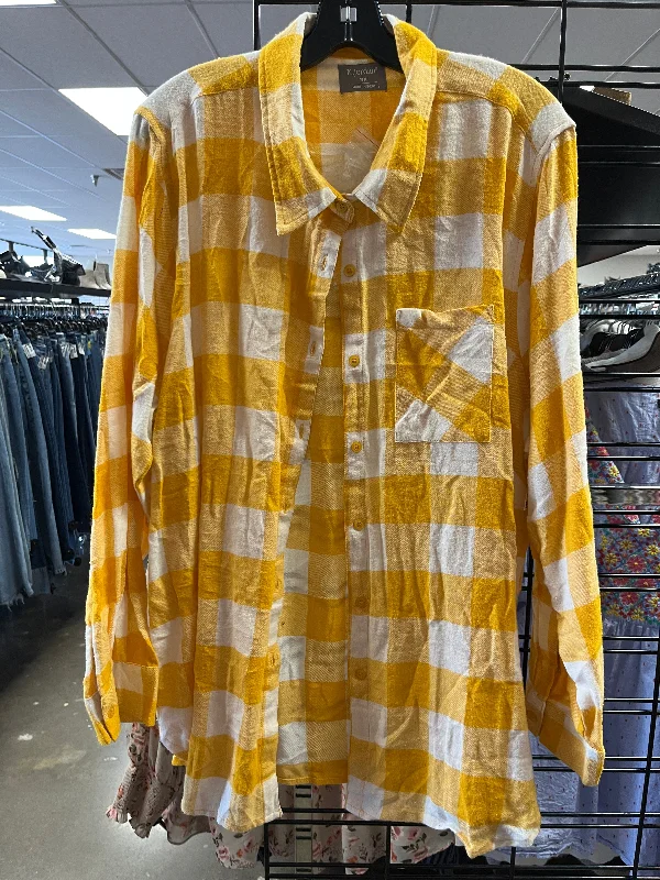 Knitted Design Top Long Sleeve By Clothes Mentor In White & Yellow, Size: 3x