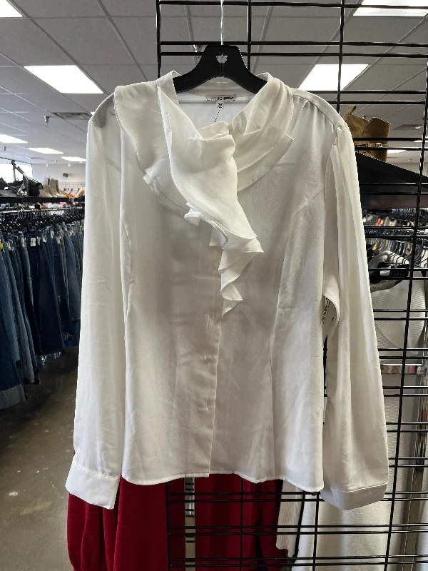 Effortless Outfits Top Long Sleeve By Fashion Nova In White, Size: 3x