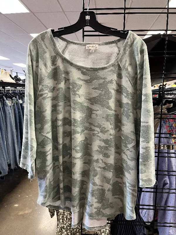 Celebrity Style Top Long Sleeve By Wonderly In Camouflage Print, Size: 3x