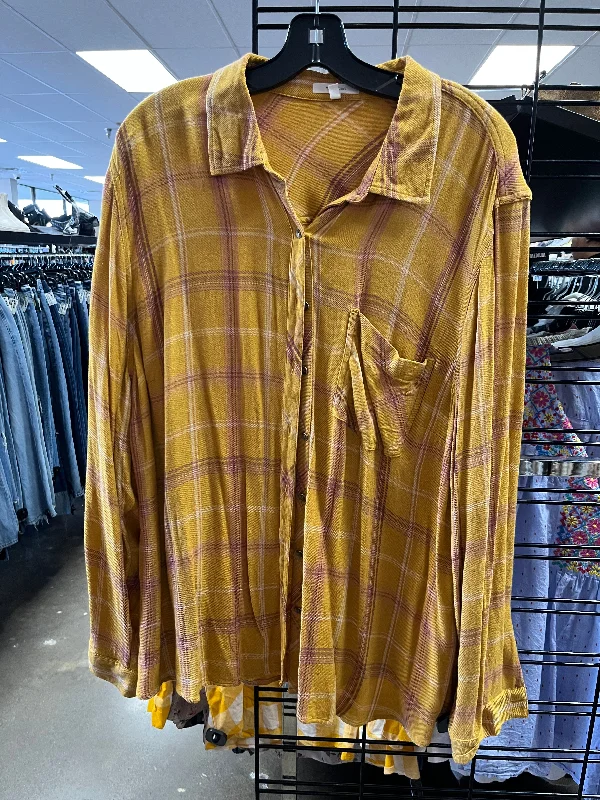 Trendy Traveler Top Long Sleeve By Maurices In Yellow, Size: 3x