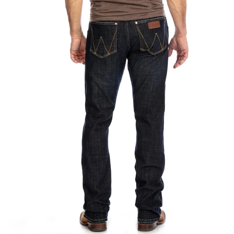 Chic Outfits Wrangler Retro Men's Slim Fit Bootcut Jean in Dax